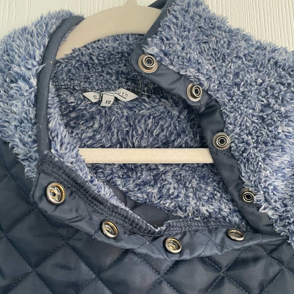 Eden Ruth Blue Pullover - Picture 2 of 5
